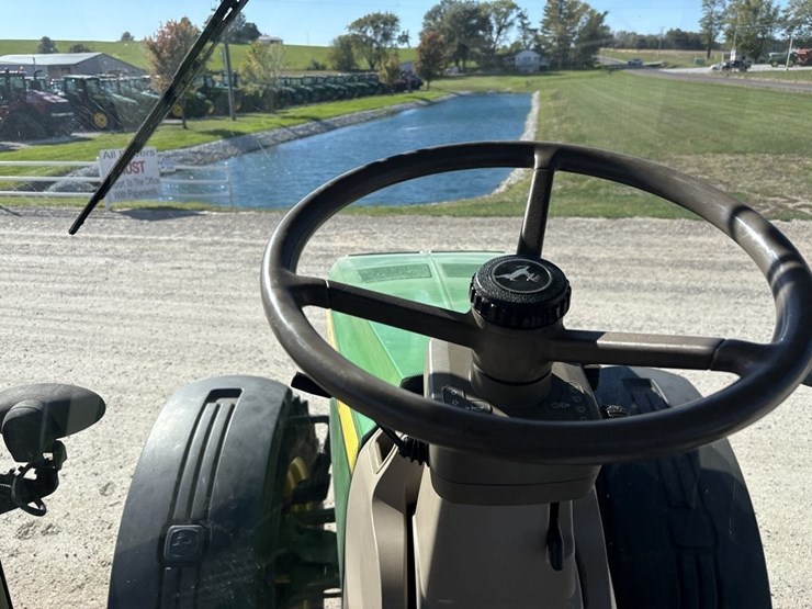 john-deere-8285r-image-44