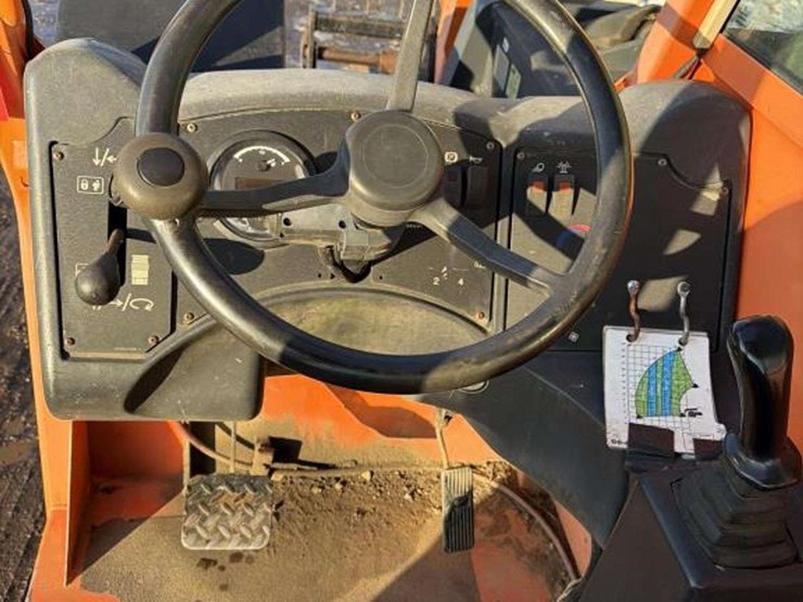 2012-jlg-g6-42a-image-20