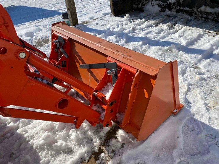 kubota-b3350hsdc-image-21