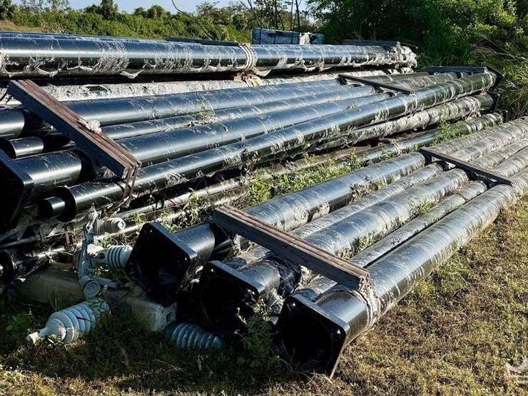 15-35ft.-commercial-black-metal-light-poles-image-1