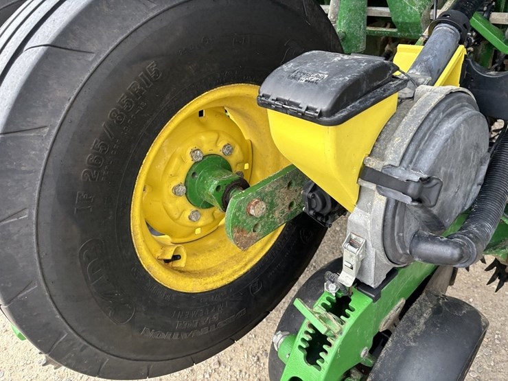 john-deere-1770nt-image-64