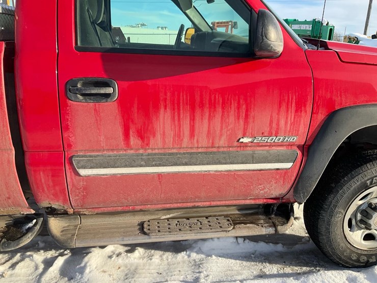 2005-chevrolet-k2500-image-38