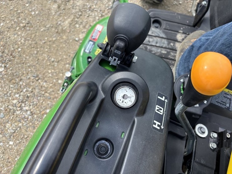 john-deere-1025r-image-43