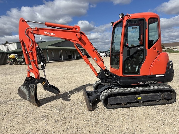 2022-kubota-kx71-3-image-2