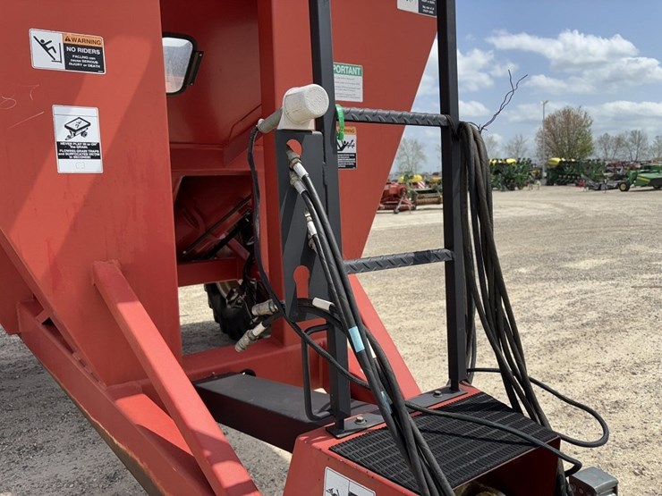 2008-john-deere-1770nt-image-12