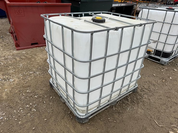 water-tank-tote-image-3