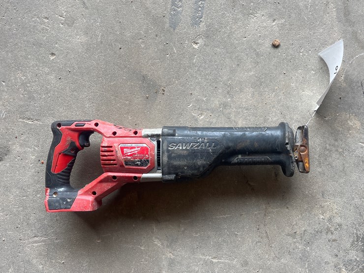 #3410-•-milwaukee-sawsall-image-2