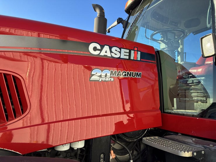 case-ih-magnum-305-image-35