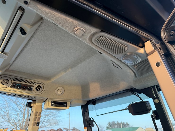 2019-john-deere-r-image-22