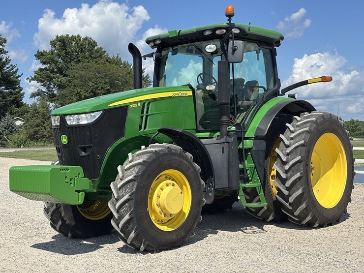 john-deere-7215r-image-1