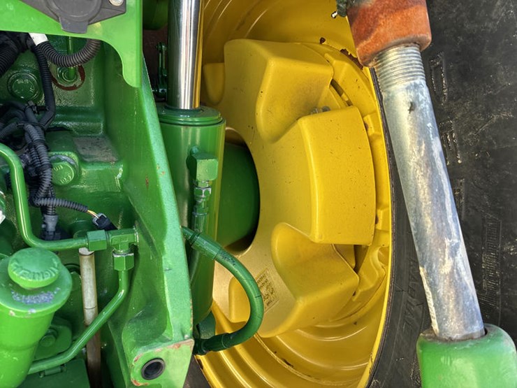 john-deere-8320r-image-62