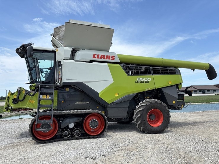 claas-lexion-8600tt-image-4