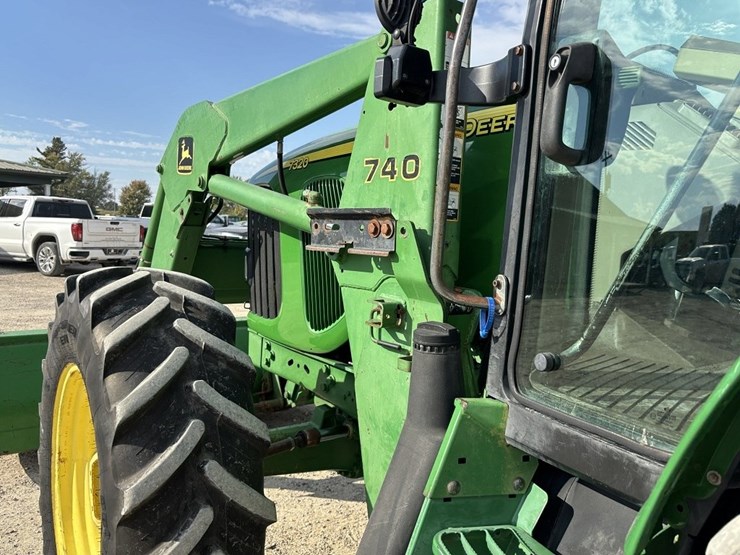 john-deere-7320-image-19