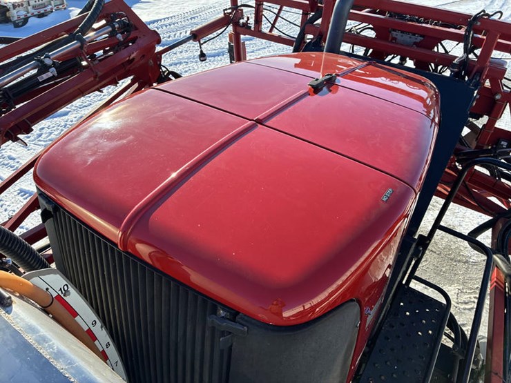 case-ih-patriot-3340-image-77