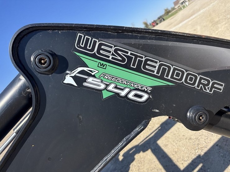 john-deere-6100-image-19