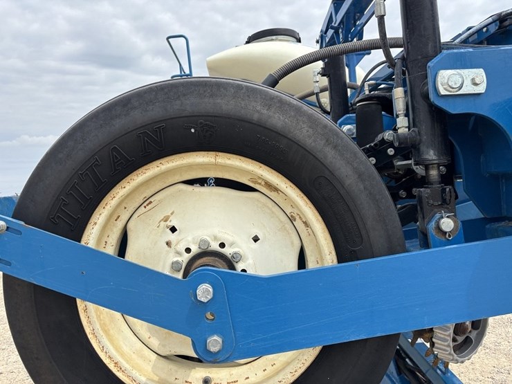 2012-kinze-3660-image-13