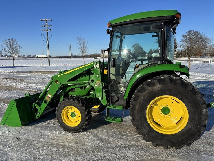 john-deere-4066r-image-2