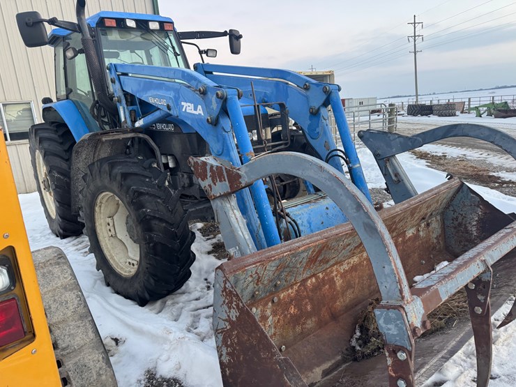 2002-new-holland-tm125-image-7