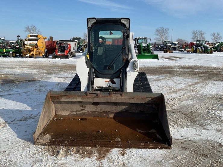 2022-bobcat-t770-image-8