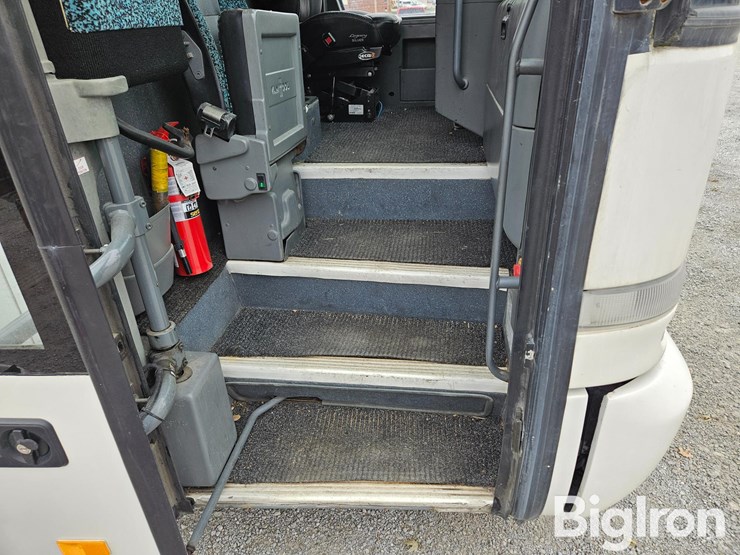 2000-vanhool-t2100-image-15