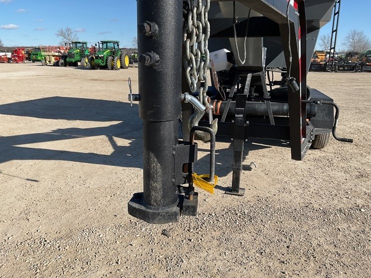 2024-meridian-375rt-image-9