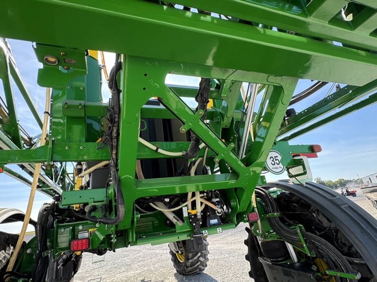 2018-john-deere-r4038-image-22