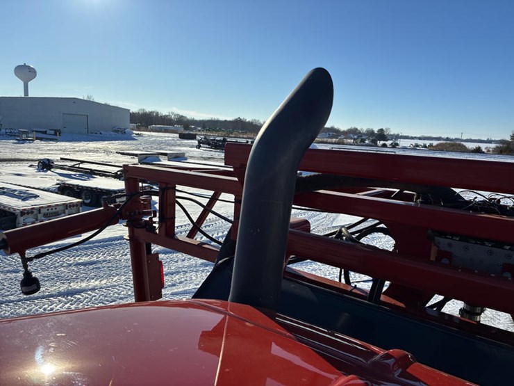 case-ih-patriot-3340-image-81