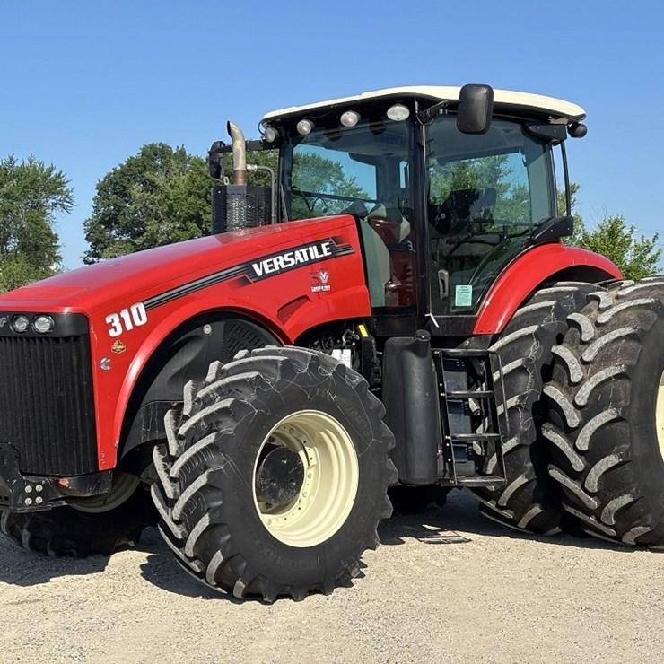 2015 Versitle 310 MFWD Tractor
