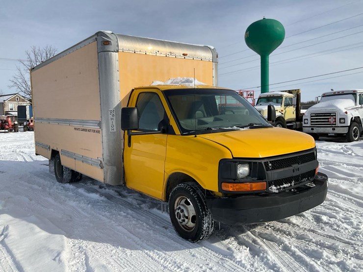 2009-chevrolet-express-3500-image-7