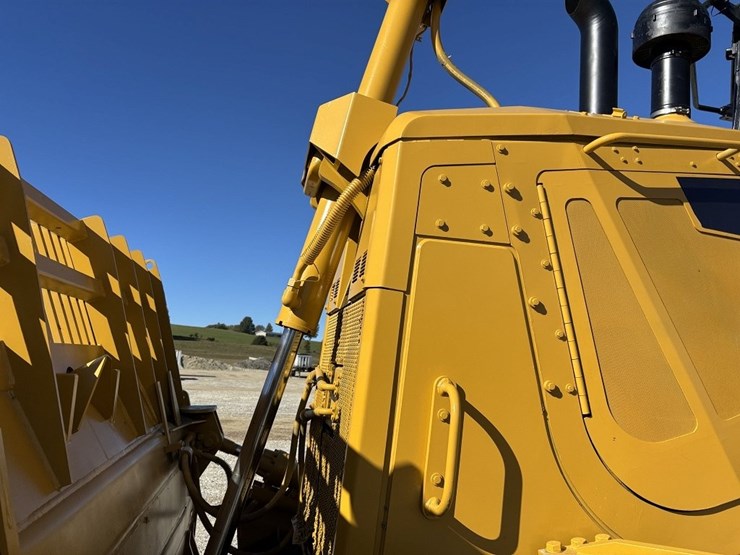2010-caterpillar-d7e-image-35