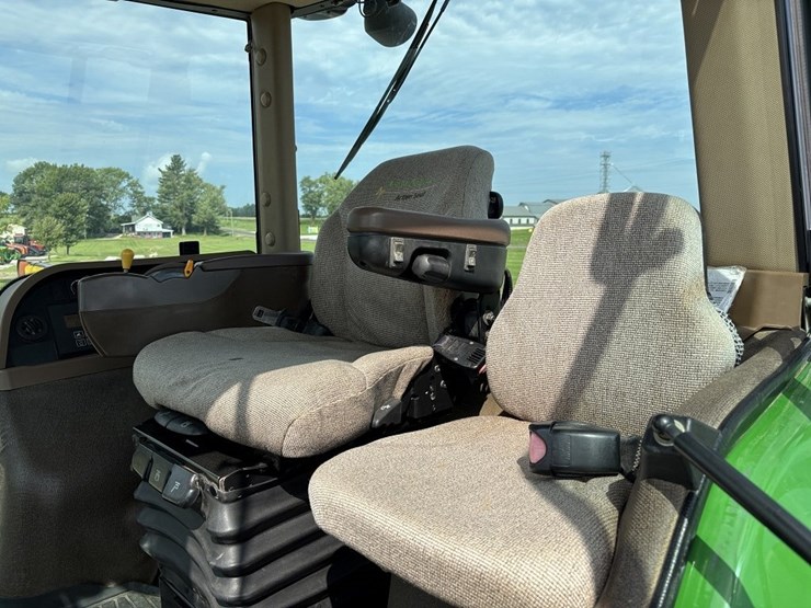 john-deere-8430-image-37