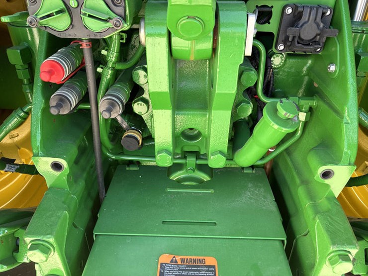 john-deere-8r-340-image-32
