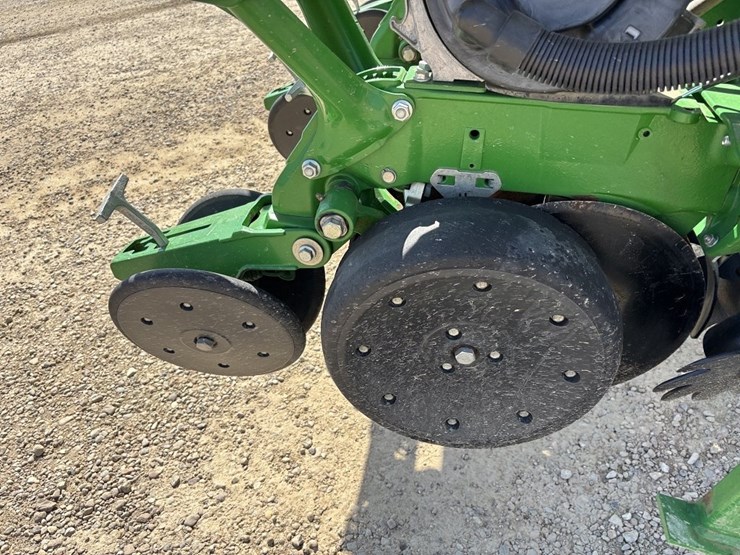 john-deere-1785-image-10