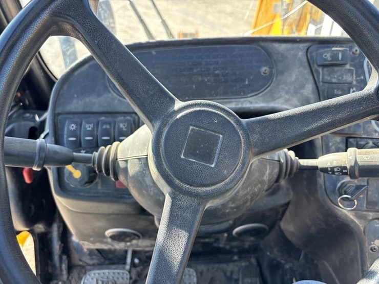 jcb-536-60-agri-image-35