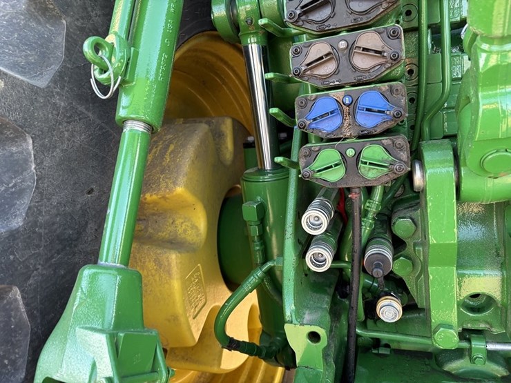 john-deere-8r-310-image-24