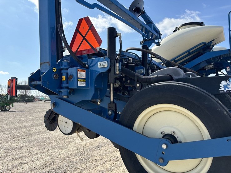 2010-kinze-3660-image-17