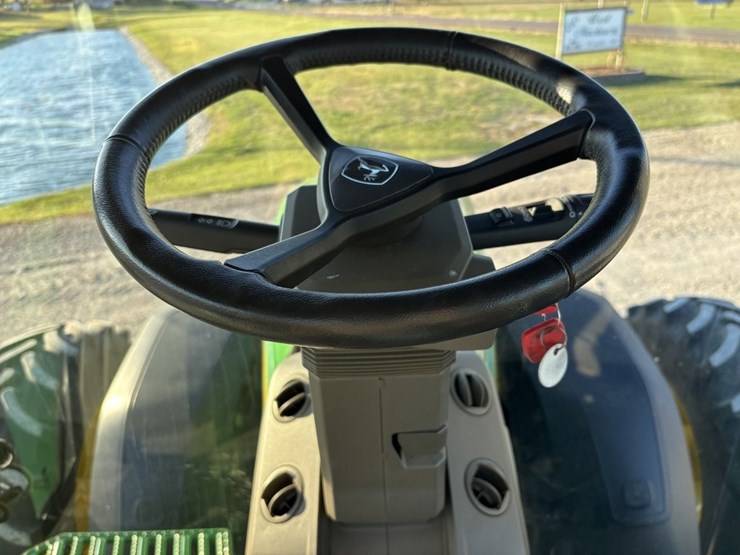 john-deere-8r-310-image-40