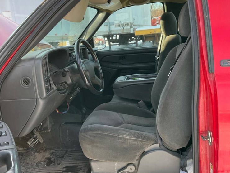 2005-chevrolet-k2500-image-57