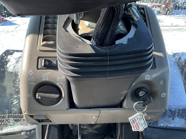 case-ih-mx270-image-38