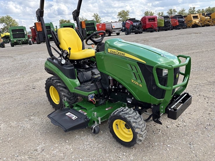 john-deere-1025r-image-7