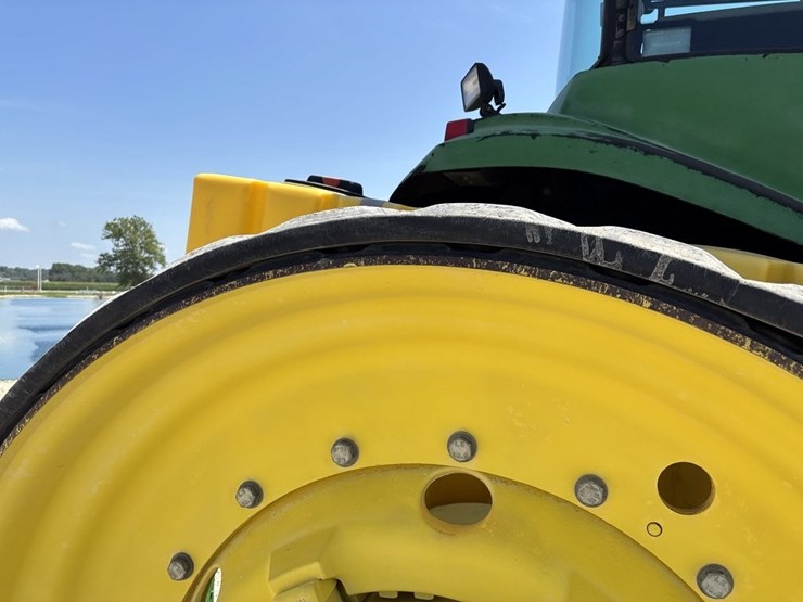 john-deere-8410t-image-25