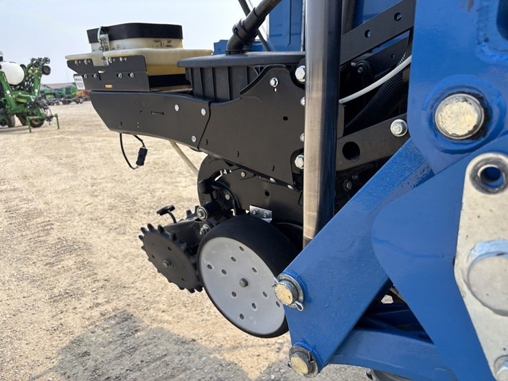 kinze-4900-image-30