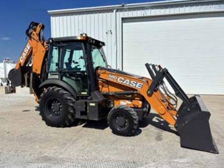 2019-case-580sn-image-1