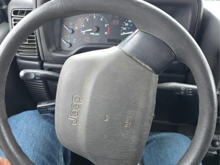 jeep-wrangler-sport-image-21