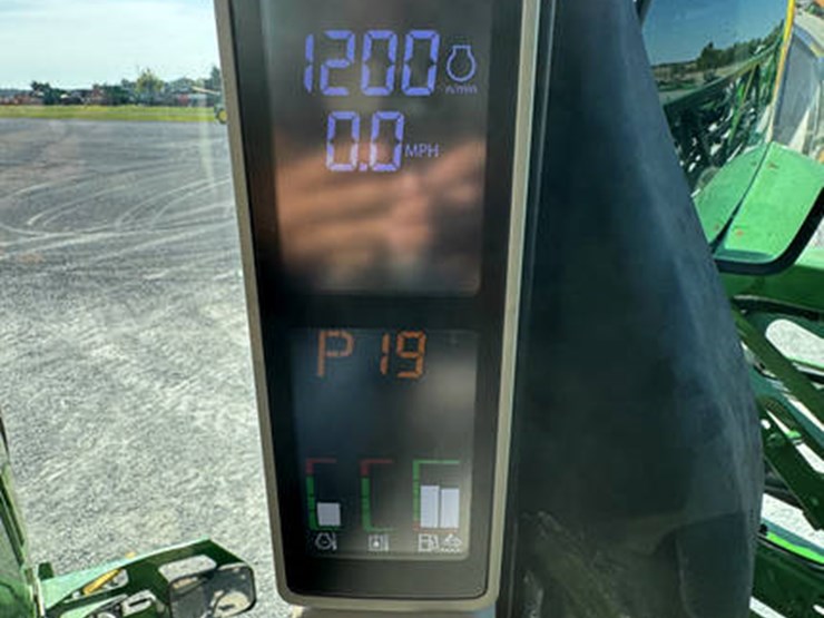 2018-john-deere-r4038-image-81