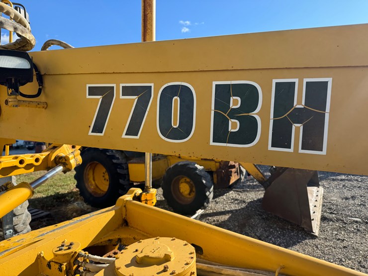 deere-770bh-image-6