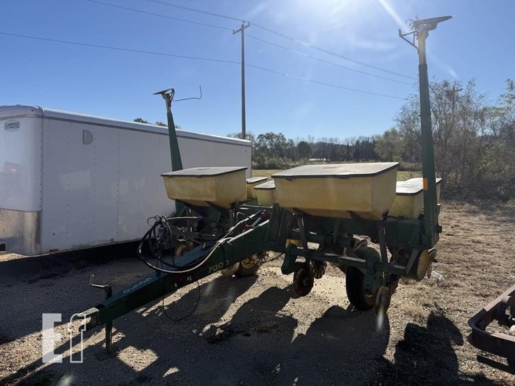 john-deere-7000-image-3