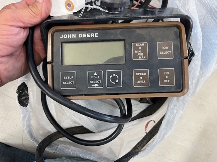 john-deere-7300-image-18