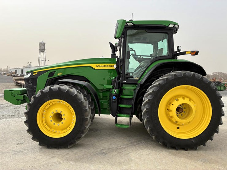 john-deere-8r-370-image-6