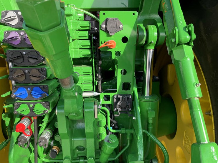 john-deere-8r-370-image-29